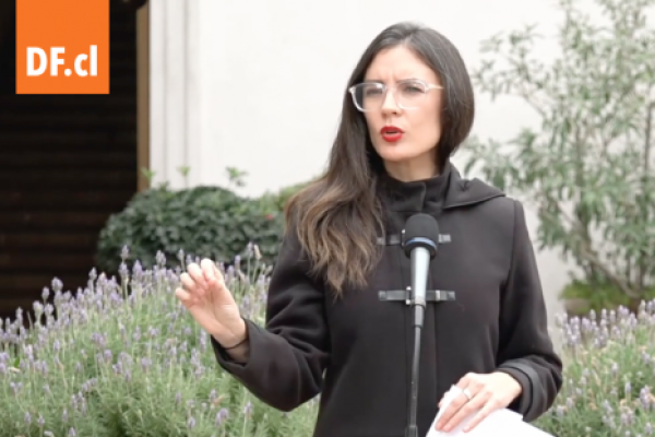 <p>Ahora en DF | Gobierno descarta propuesta de "Plan B" de Chile Vamos en caso de ganar la opción del rechazo</p>