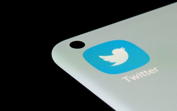 <p>Dorsey deja el directorio de Twitter y el codirector ejecutivo de Silver Lake no obtiene suficientes votos para la reelección</p>
