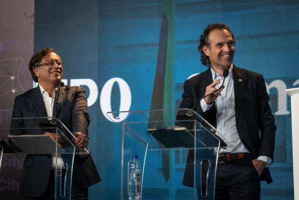 <p>Gustavo Petro, candidato presidencial del partido Colombia Humana, y Federico Gutiérrez, candidato presidencial del partido Movimiento Creemos.</p>