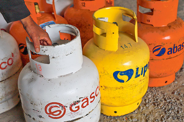 Ejecutivo refuerza las medidas por sobreprecios en el gas natural