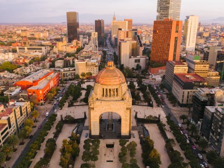 Empresarios mexicanos recortan sus expectativas sobre la economía y sus negocios