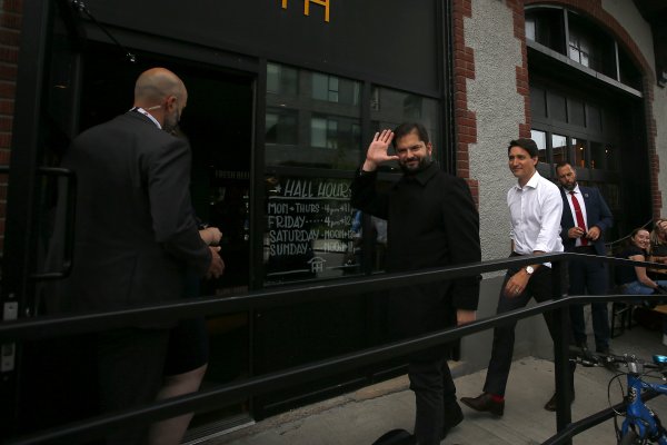 El guiño a Sutil y la cena informal con Trudeau, entre las anécdotas del inicio de la gira de Boric a Norteamérica