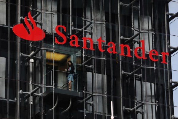 <p>Santander arremete contra las exchanges de criptos y las acusa de convertir al TDLC en un "cabildo público"</p>
