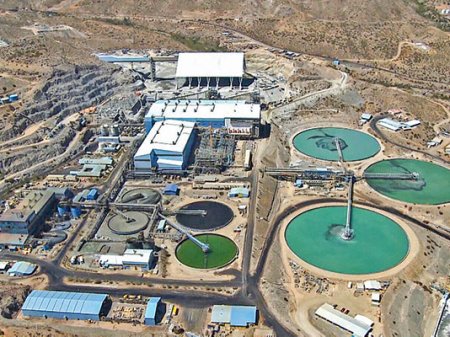 Minera en Chile reporta fuga en ducto de concentrado de cobre pero asegura que no hay indicios de daño ambiental