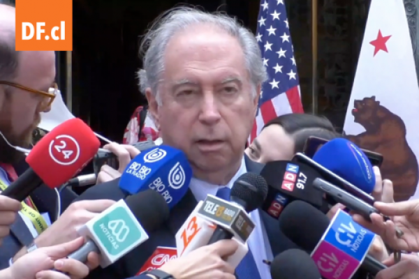 <p>Ahora en DF | Embajador Juan Gabriel Valdés afirma que inversionistas de EEUU confían en el proceso constituyente</p>