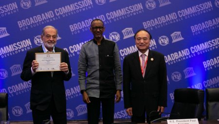 La fórmula que el empresario mexicano Carlos Slim propuso para cerrar las brechas digitales