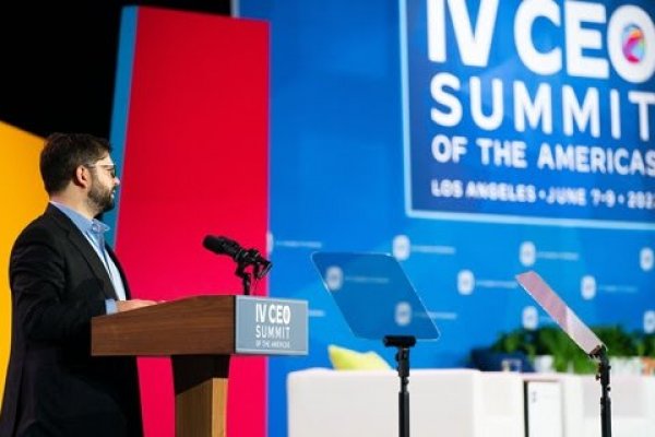Las 10 frases clave de Boric a los empresarios en EEUU: certeza jurídica, responsabilidad fiscal y guiños a Google y Amazon