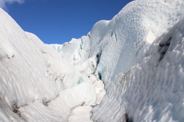 Investigador dice que aún se puede evitar un escenario catastrófico en que desaparecerían glaciares del centro y norte de Chile