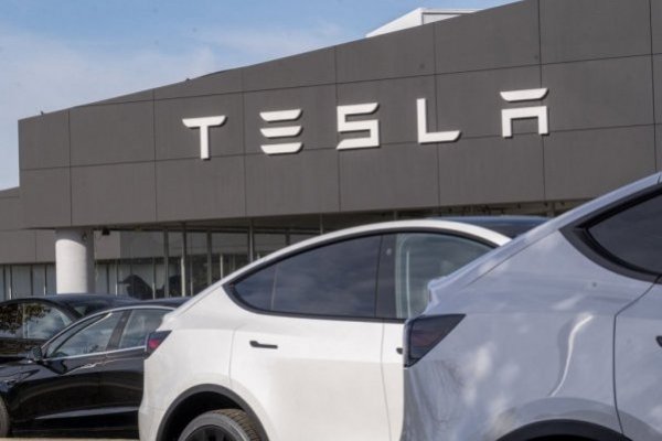 Tesla solicitará aprobación para división de acciones de 3 por 1