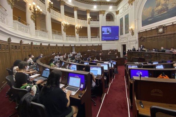 Mesa de la Convención revierte decisión e invita a expresidentes a entrega del borrador de la nueva Constitución