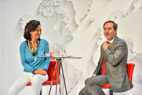 <p>La presidenta de Banco Santander, Ana Botín, y el nuevo CEO del grupo, Héctor Grisi. </p>