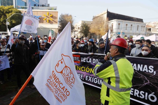 <p>Sin avances concluye reunión entre gobierno y trabajadores de Codelco por cierre de Ventanas y se mantiene llamado a paro</p>