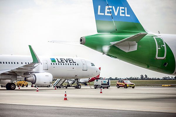 Aerolínea low cost del Grupo IAG reanuda sus operaciones con vuelos entre Santiago y Barcelona