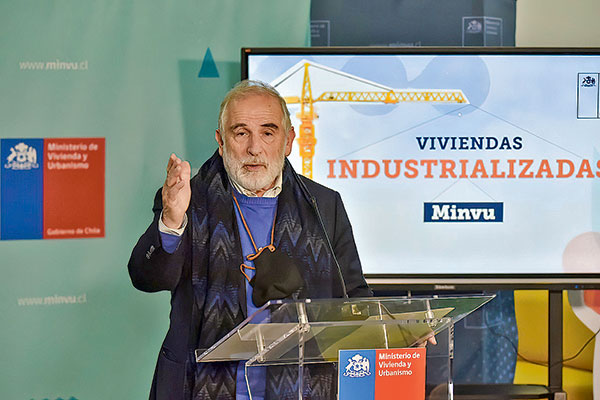 Minvu lanza concurso para viviendas industrializadas en la RM destinadas a subsidios y arriendos "a precio justo"