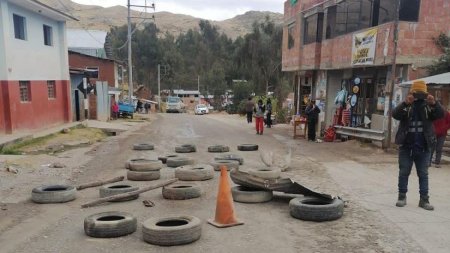 Comunidades de Perú suspenden bloqueo de carretera a mina Las Bambas e inician nuevo diálogo