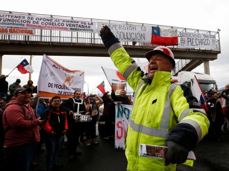 Trabajadores de estatal minera de Chile levantan paro y acuerdan mesa de trabajo con la empresa sobre fundición Ventanas