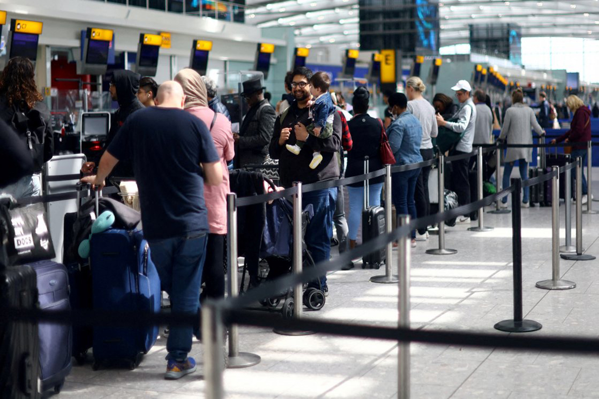 <p>El "verano infernal" que provocan los colapsos en aeropuertos en Europa</p>