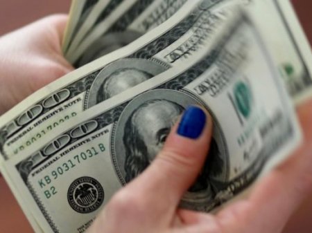 Dólar se aleja de máximo histórico en Chile, en línea con el cobre y tras anuncios de Hacienda y el Banco Central