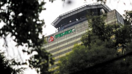 Altos precios animan a la mexicana Pemex a apostar por gas en aguas profundas