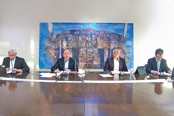 <p>Ignacio Cueto, presidente, y Roberto Alvo, CEO, encabezaron ayer la junta de accionistas de Latam Airlines.</p>