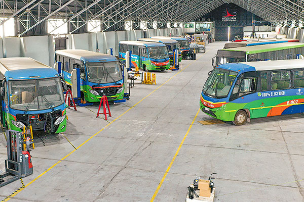 <p>MTT autoriza a la primera fábrica chilena de buses eléctricos para proveer flota</p>