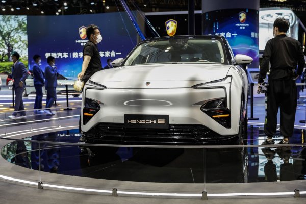 La vuelta de Evergrande: lanza su primer automóvil eléctrico con el que buscará apuntalar los ingresos