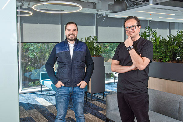 <p>A la izquierda, el head of M&A and Corporate Development, Guillermo Ferraro, y a la derecha, el Líder de BICE Connect, Sebastián Fuenzalida.</p>