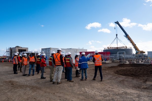 Empresa chilena respaldada por Porsche quiere construir una planta de combustibles limpios en Australia