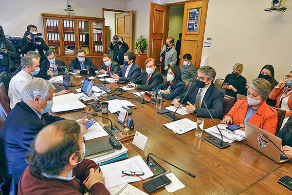 <p>Respaldan bono y gobierno modifica beneficio posnatal</p>