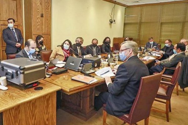 Hacienda anticipa un freno para la economía en el segundo semestre y una recesión para el próximo año