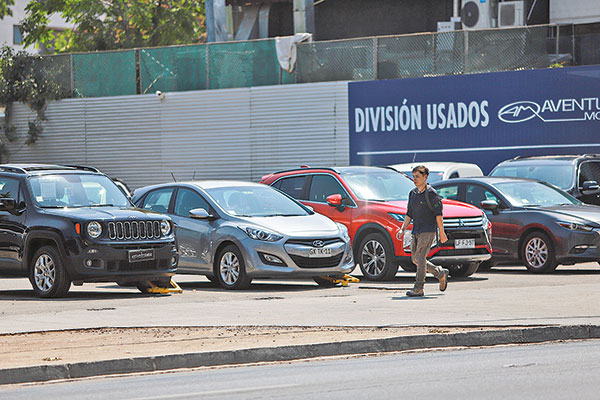 Dólar podría incrementar en hasta 20% precios de autos nuevos: ¿Se viene un nuevo boom en los usados?