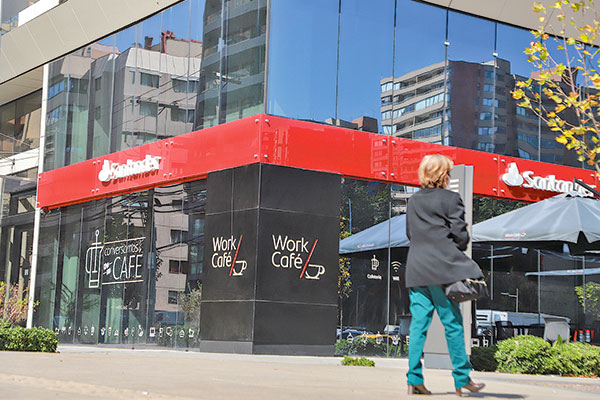 Ejecutivo intentó “apoderarse” de bases de datos de clientes, renunció y se fue a otro banco