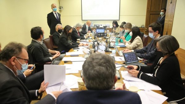 Gobierno amplia nuevamente plazo para postnatal y espera pagar bono antes del 16 de agosto
