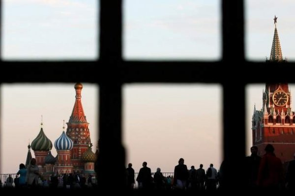 <p>Rusia recorta sorpresivamente tasa de interés a nivel previo a la invasión y prevé una recesión menos profunda</p>