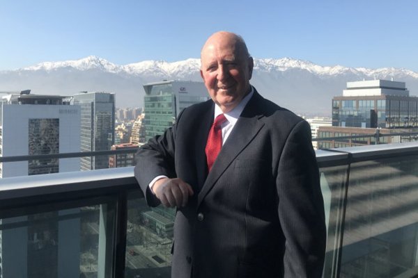 Ex embajador Schmidt: "Con el peso que tiene China para Chile, no podemos estar sin alguien en la embajada"