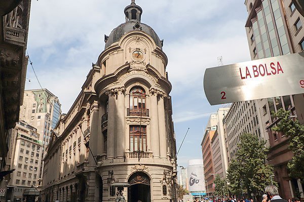 CMF emite norma de interconexión de bolsas y fija un plazo de 12 meses para completar el proceso
