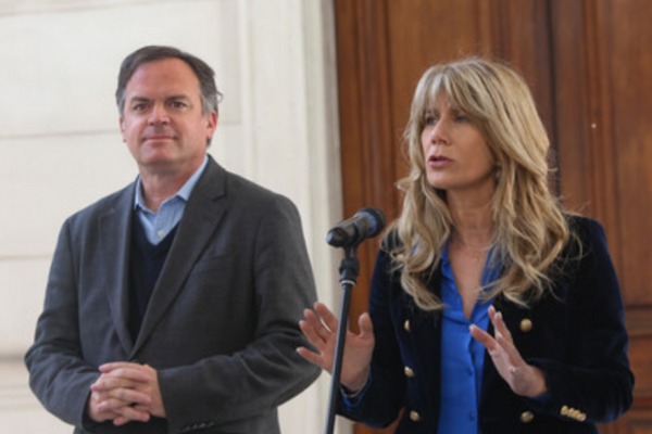 Rincón y Walker presentan reforma que establece nuevo plebiscito en caso de triunfar el rechazo
