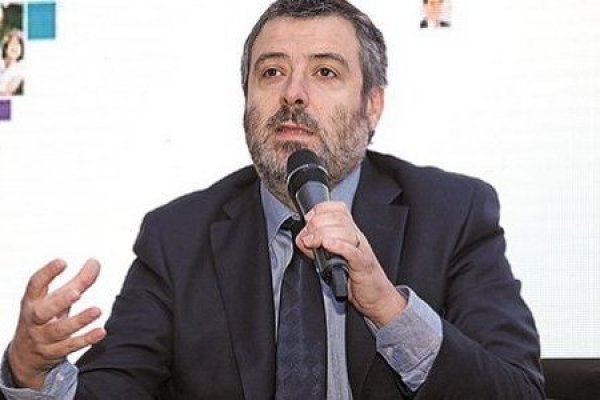 <p>Director de Fonasa sentencia a las isapres : “La idea es que desaparezcan del mapa de la seguridad social”</p>