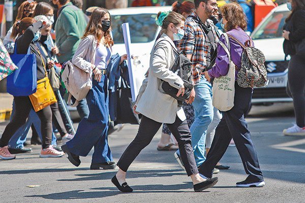 Reforma evaluaría nuevos bonos compensatorios para acortar brechas de género en pensiones