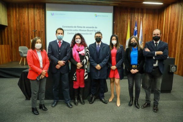 Centro de Innovación UC y Women Board Up buscan cerrar brechas de género en empresas científicas-tecnológicas