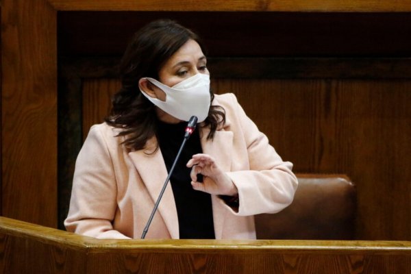 <p>Ministra de Salud confirma quinta dosis contra el Covid-19 en medio de interpelación en la Cámara Baja</p>