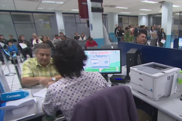 <p>Ahora en DF | Megafraude remece a Fonasa y tendrá 38 psicólogos imputados</p>