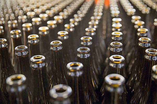 Las nuevas fuentes de vidrio que utilizará Cristalerías de Chile para crear envases y botellas recicladas