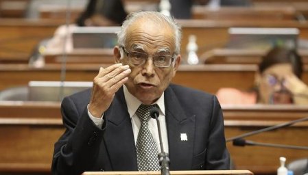 Los escenarios que se abren tras la renuncia la mano derecha de Presidente de Perú