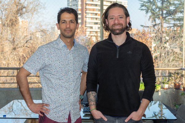 <p>Los cofundadores de Hireweb, Javiel Rojas y Nicolás Herrera.</p>
