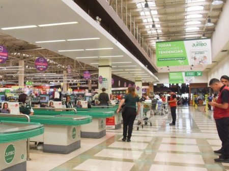 Utilidad de Cencosud golpeada por hiperinflación en Argentina y revaluación de activos en la región