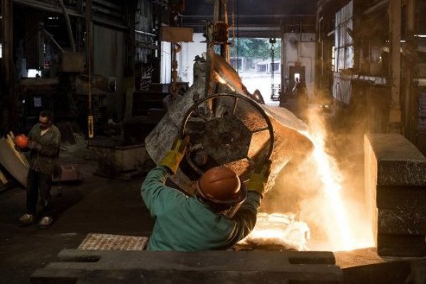 EEUU: Caen precios del productor y las solicitudes de subsidio de desempleo vuelven a subir