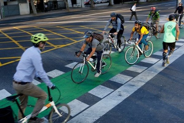 Mascotas, deportes, skates y salud para trabajadores de casa particular: los novedosos seguros de la industria local