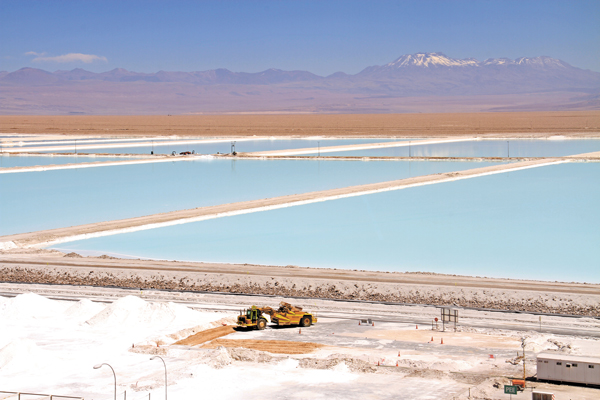 <p>Chile abre nueva convocatoria a firmas interesadas en desarrollar valor agregado en litio</p>