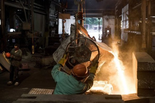 La resistencia de la producción industrial de la eurozona sorprende en junio pese a los riesgos